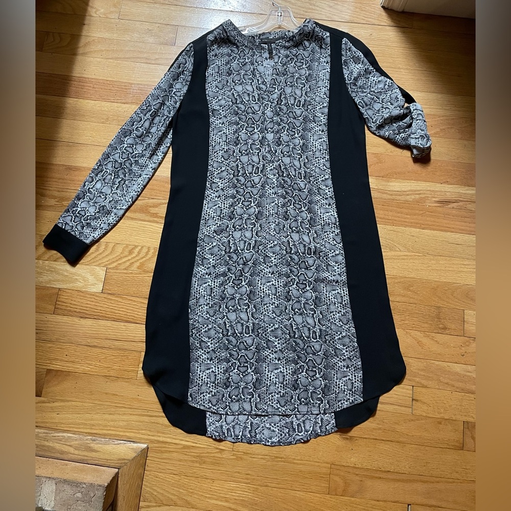 BCBGMaxazria Size Small Black and White Snake Skin Reptile Print Shift Dress - Picture 5 of 7